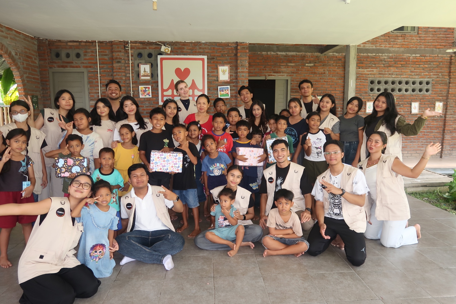 Makna Bali - Community